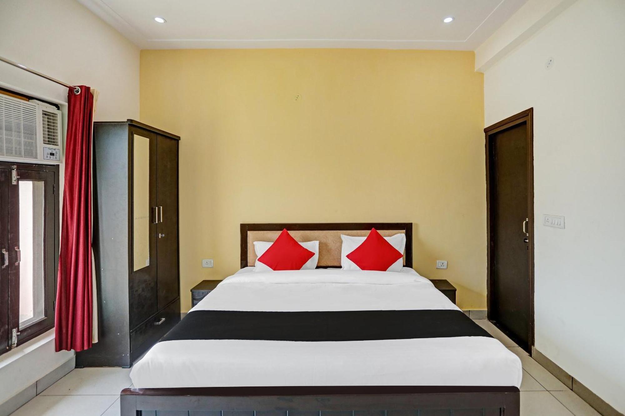 Capital O Friends Zone The Guest House เกรทเตอร์นอยดา ภายนอก รูปภาพ