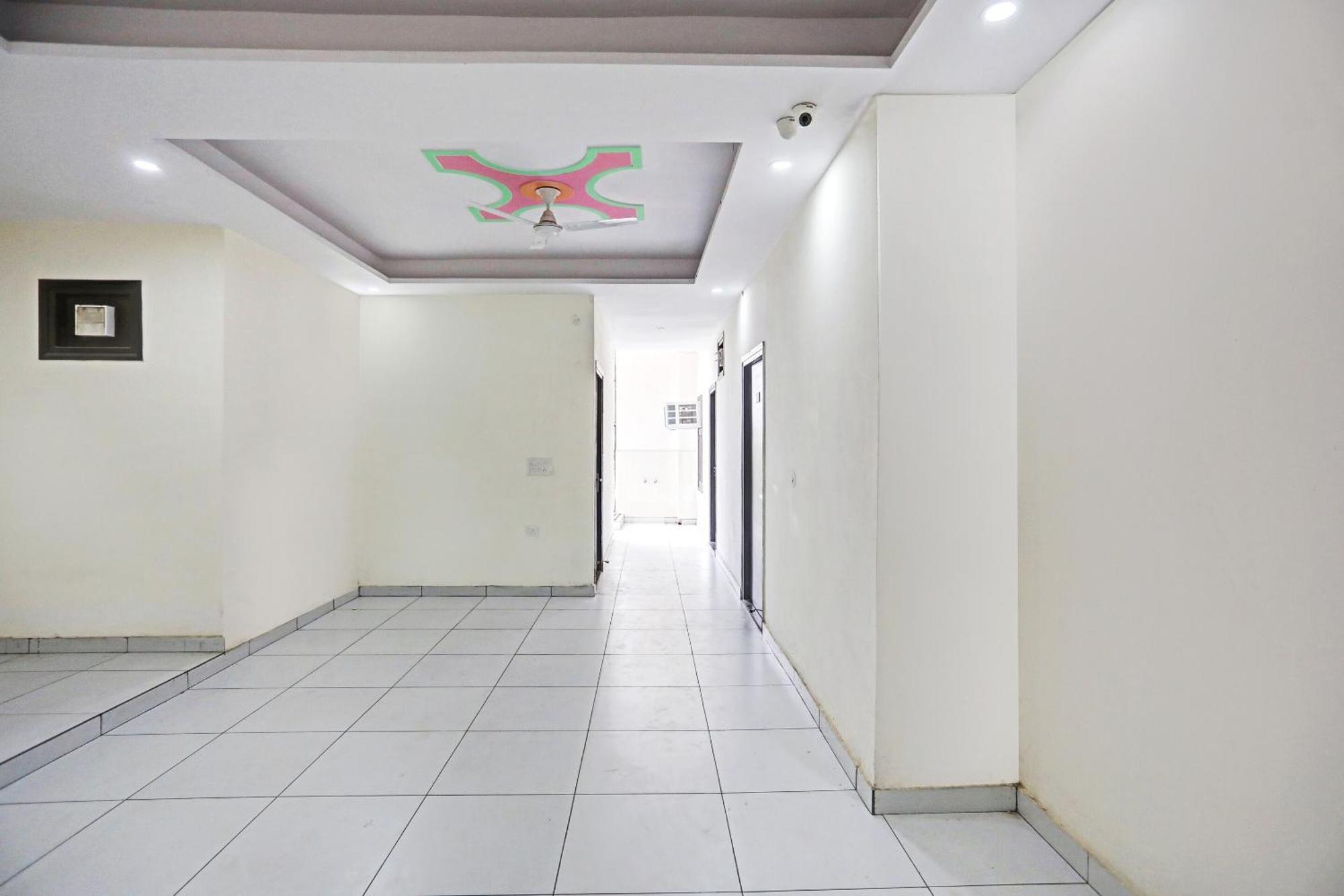 Capital O Friends Zone The Guest House เกรทเตอร์นอยดา ภายนอก รูปภาพ